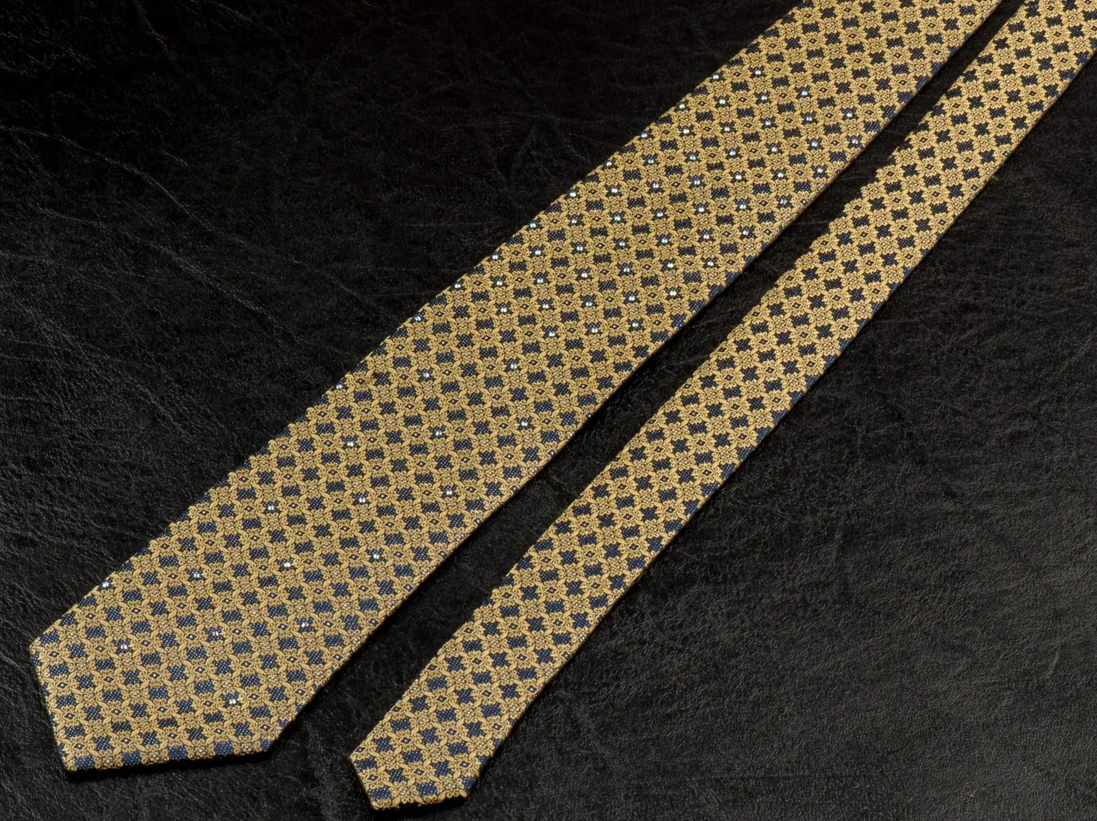 Daniel Heckter Men's Silk Rhinestone Tie Yellow Trellis On Blue With Silver Sparkles