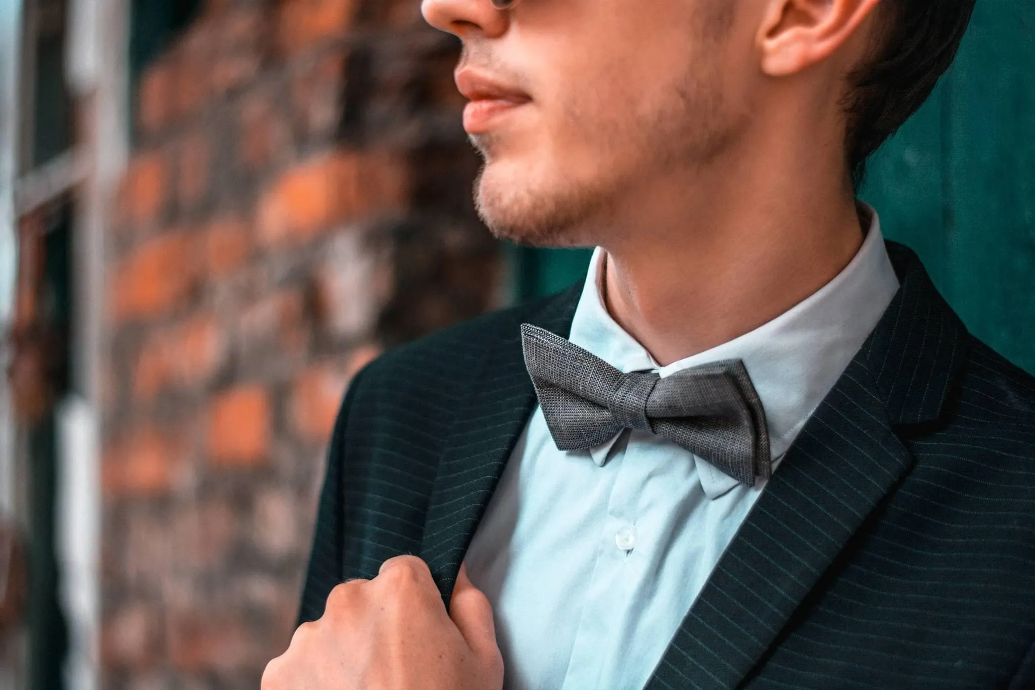 Elegant Light Ice Blue Bow Tie for Groomsmen - A Stunning Accessory for Weddings