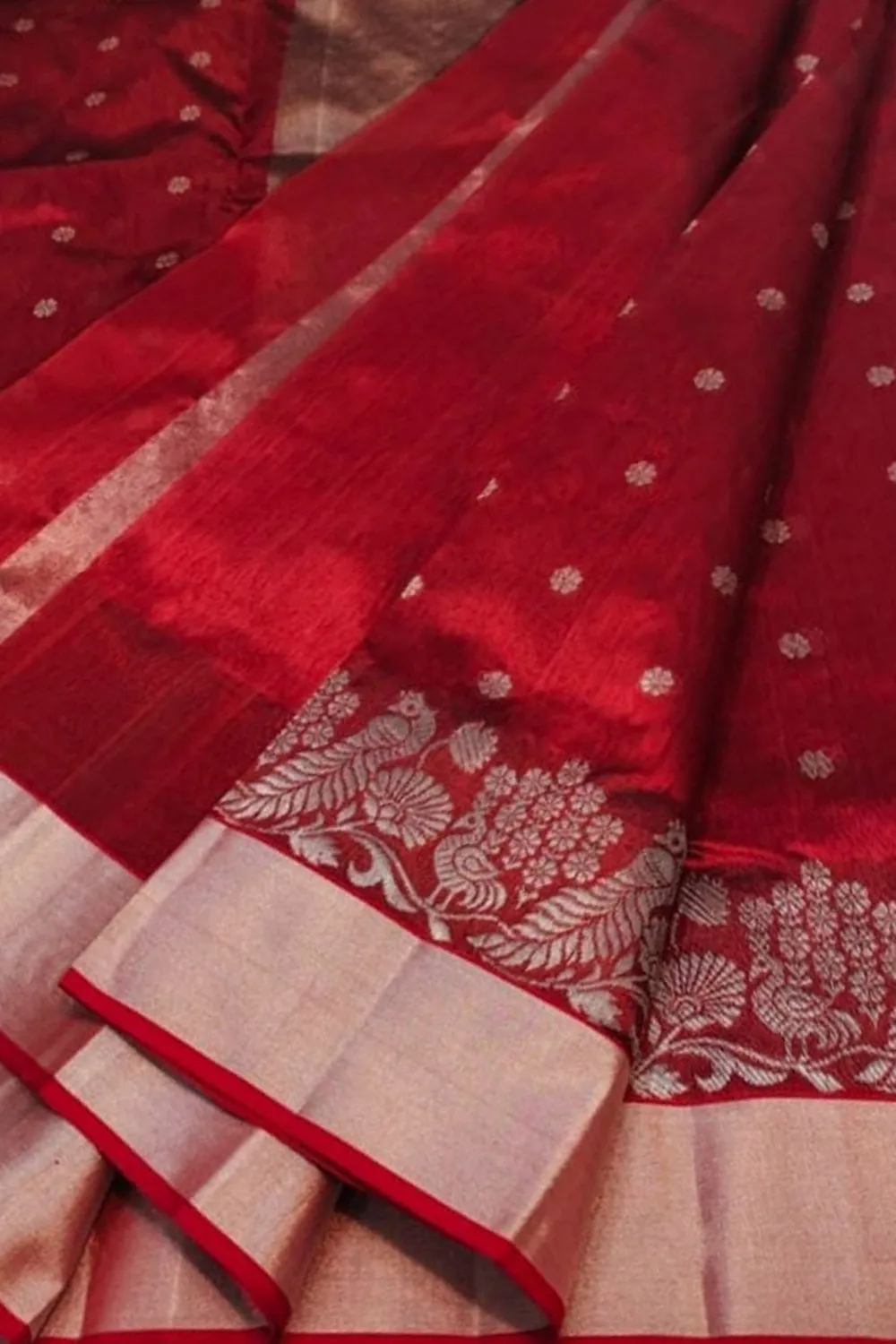 Elegant Red Chanderi Handloom Pure Silk Saree: A Timeless Classic