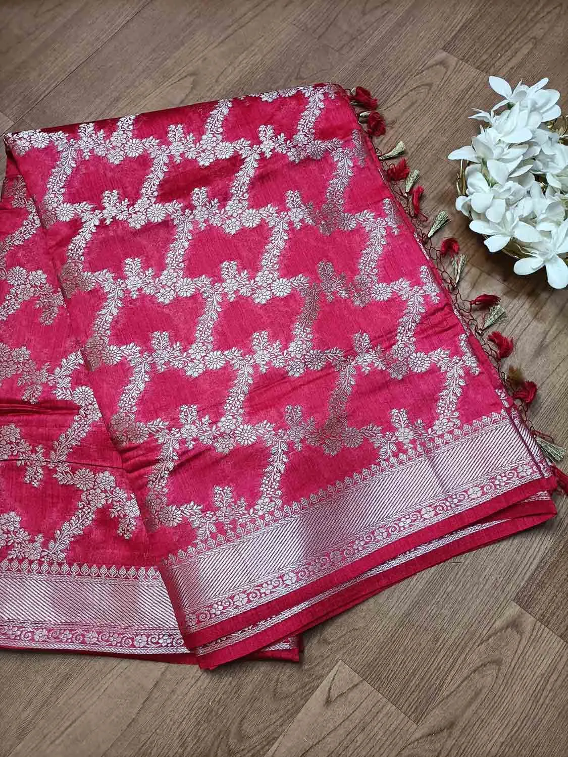 Exquisite Red Banarasi Moonga Silk Saree