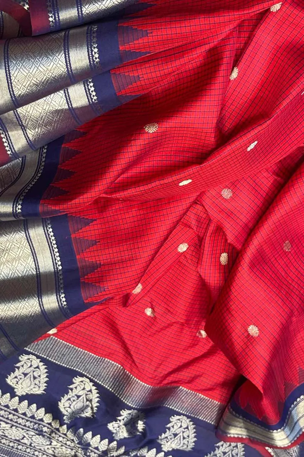 Exquisite Red Gadwal Handloom Silk Saree - Pure Elegance