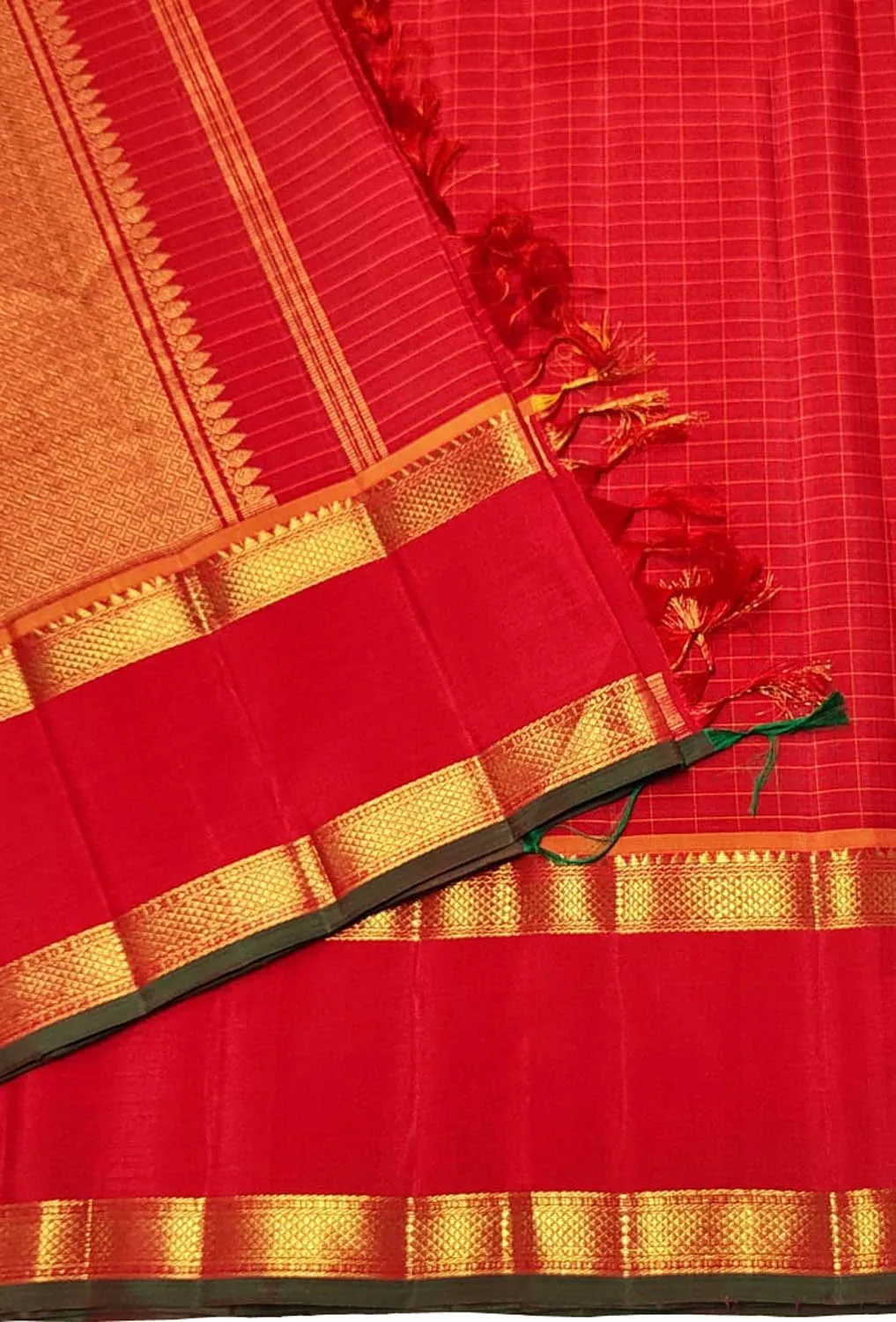 Handloom Kanjeevaram Silk Saree - Red Pure Elegance