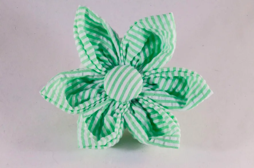 Preppy Green Seersucker Girl Dog Bow Tie Collar